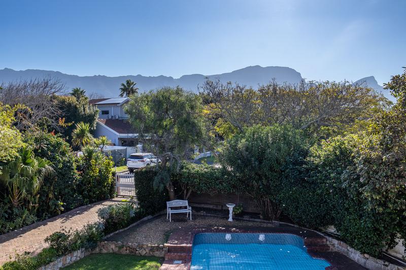 4 Bedroom Property for Sale in Constantia Western Cape